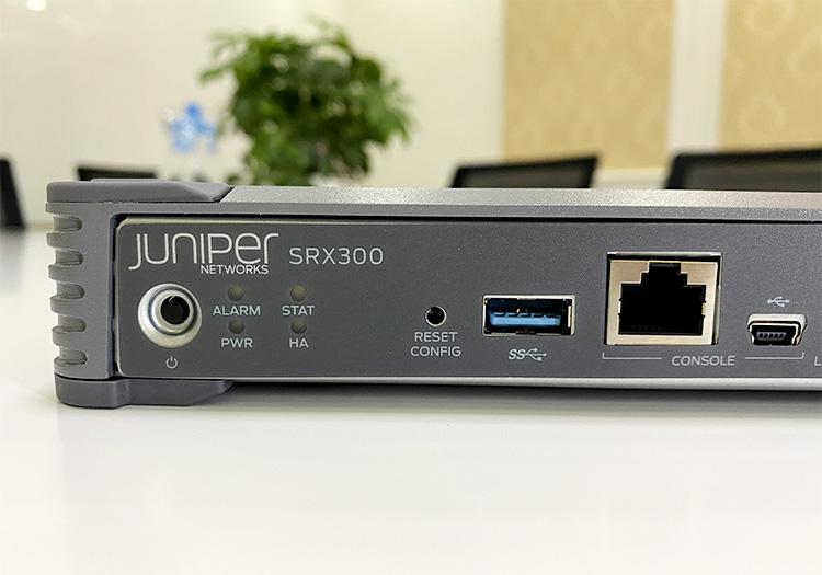 SRX300-SYS-JB Juniper SRX300 Services Gateways ➡️ chính hãng